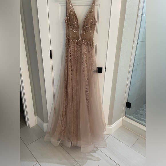 Gianni Bini Stunning Sparkling Champagne Dress - Picture 1 of 4